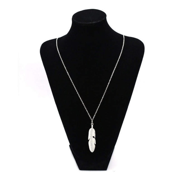 Long SILVER feather necklace - Picture 3 of 4
